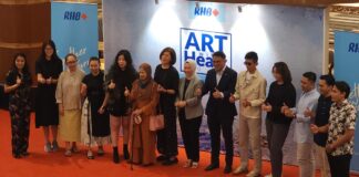 Some of the participating artists at the opening ceremony of RHB's Art with Heart 2022 exhibition in Bangsar Shopping Centre in Kuala Lumpur on 5 September 2022. | Photo by News Hub Asia