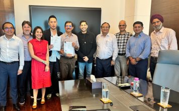 Loob founder and chief executive officer Bryan Loo (fourth from left) proudly displays the franchise agreement with DIL president and chief executive officer Virag Joshi (right). From Joshi’s left are non-executive director Varun Jaipuria and members of the DIL senior management team. With Loo (from left) are Loob strategy and portfolio director Jeremy Tan, Loob adviser Troy Franklin and Loob financial controller Quah Seik Lee. | Photo by Loob Holding / NHA File Photo