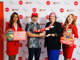 Dato’ Captain Fareh Mazputra, AirAsia Malaysia CEO with Hon. Robyn Cahill, Minister for Trade, Business and Asian Relations of Northern Territory Australia at the launch of Kuala Lumpur-Darwin route by AirAsia Malaysia at Darwin Airport on 17 March 2025. | Photo by AirAsia (via AirAsia Newsroom) / NHA File Photo